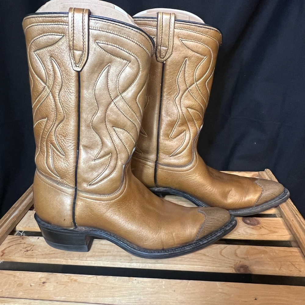 Acme Women's Metallic Gold Western Boots. Size 7.5? - Picture 4 of 14